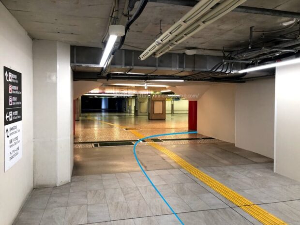 JR大阪駅桜橋口から地下通路を通り地下鉄西梅田付近