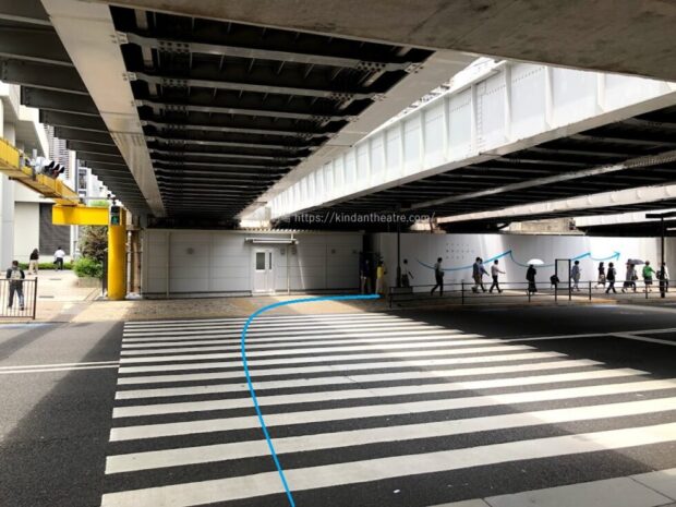 JR浜松町駅北口前信号・横断歩道