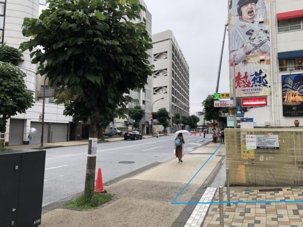 スタジアム通り　外苑前駅付近